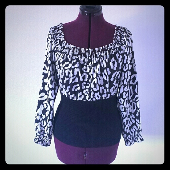 ** $5 SALE ** INC Gathered Neck B&W Blouse - Picture 1 of 2
